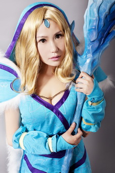 电竞知名模特苏可可 DOTA2化身女王冰火三重天