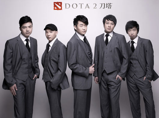 DOTA2明星战队闪亮新形象 冲刺TI3出征照曝光