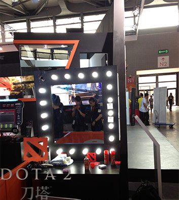 被刀塔头占领的CJ DOTA2展台最帅发型师走红