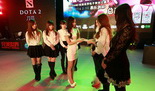 DOTA2梦想进发 EGL总决赛美女现场拜师