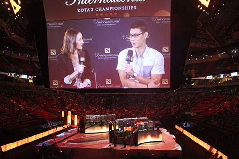 【转自媒体】CDEC迎战C9现场网络故障 玩家献上掌声鼓励