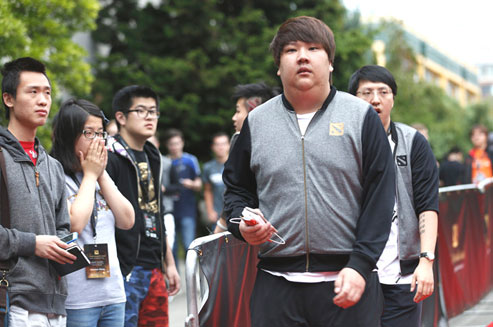 【图】IG战队黯然离场 粉丝心疼落泪