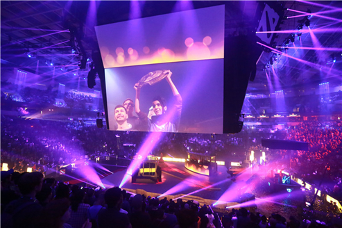 Evil Geniuses捧2015国际邀请赛冠军之神盾